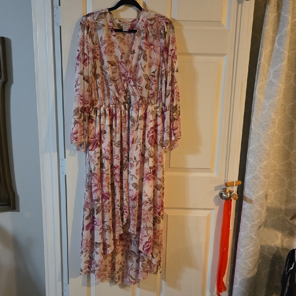 Alexa B. Nites Floral V-Neck Maxi Dress Size 16W Belted White Underskirt